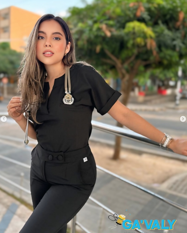 Screenshot 2025-10-21 at 11.56.30 AM Uniforme negro - Image 5